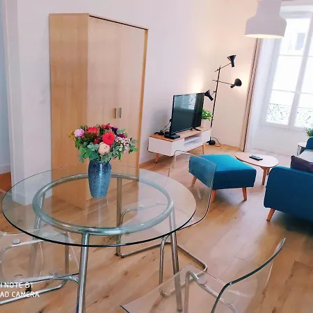 Apartment Beach Ac 1 Min Walking From The Sea - Freshly Renovated *